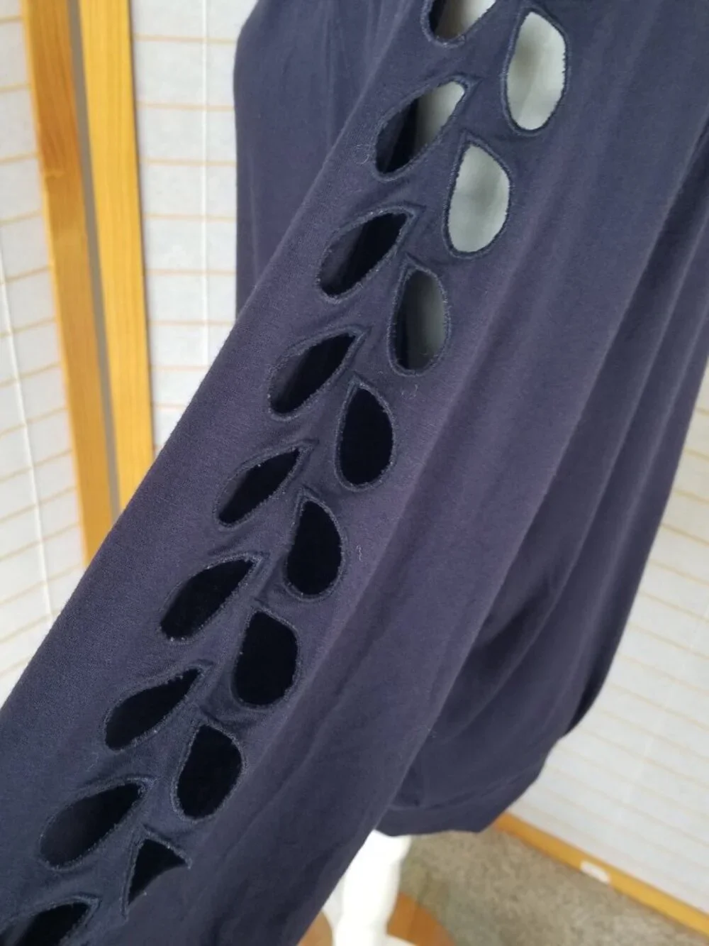 Patriotic Carmen Marc Valvo Navy Blue Tunic Top Size Large Sleeve Cutouts Boho - Picture 5 of 11
